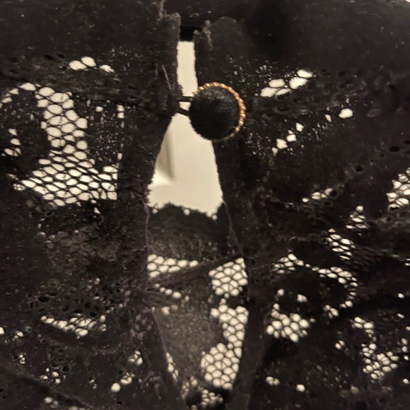 Saylor S lace detailed bodysuit. - Picture 5 of 8